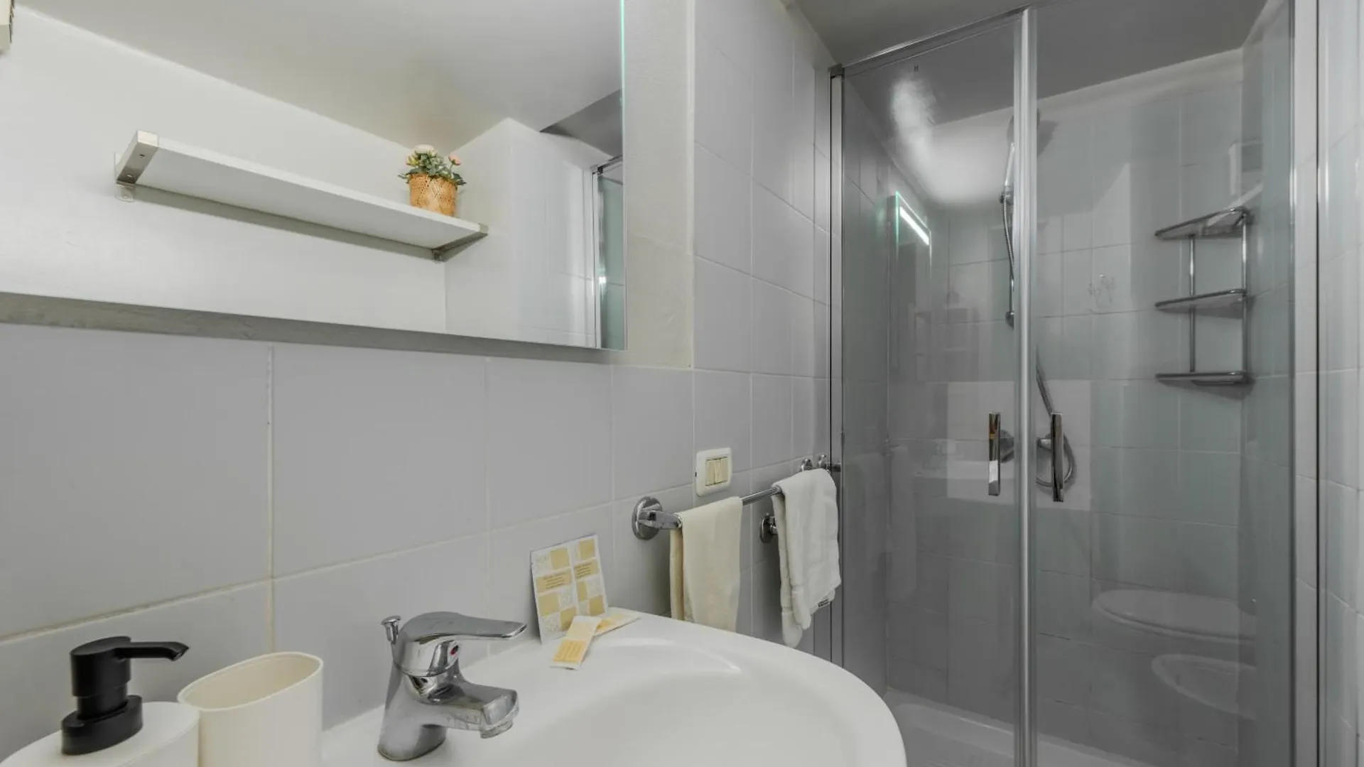 Porta Garibaldi Antique Charm Apartment Milan 0*,