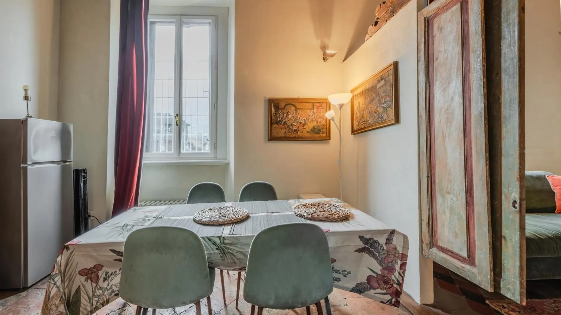 Porta Garibaldi Antique Charm Apartment Milan
