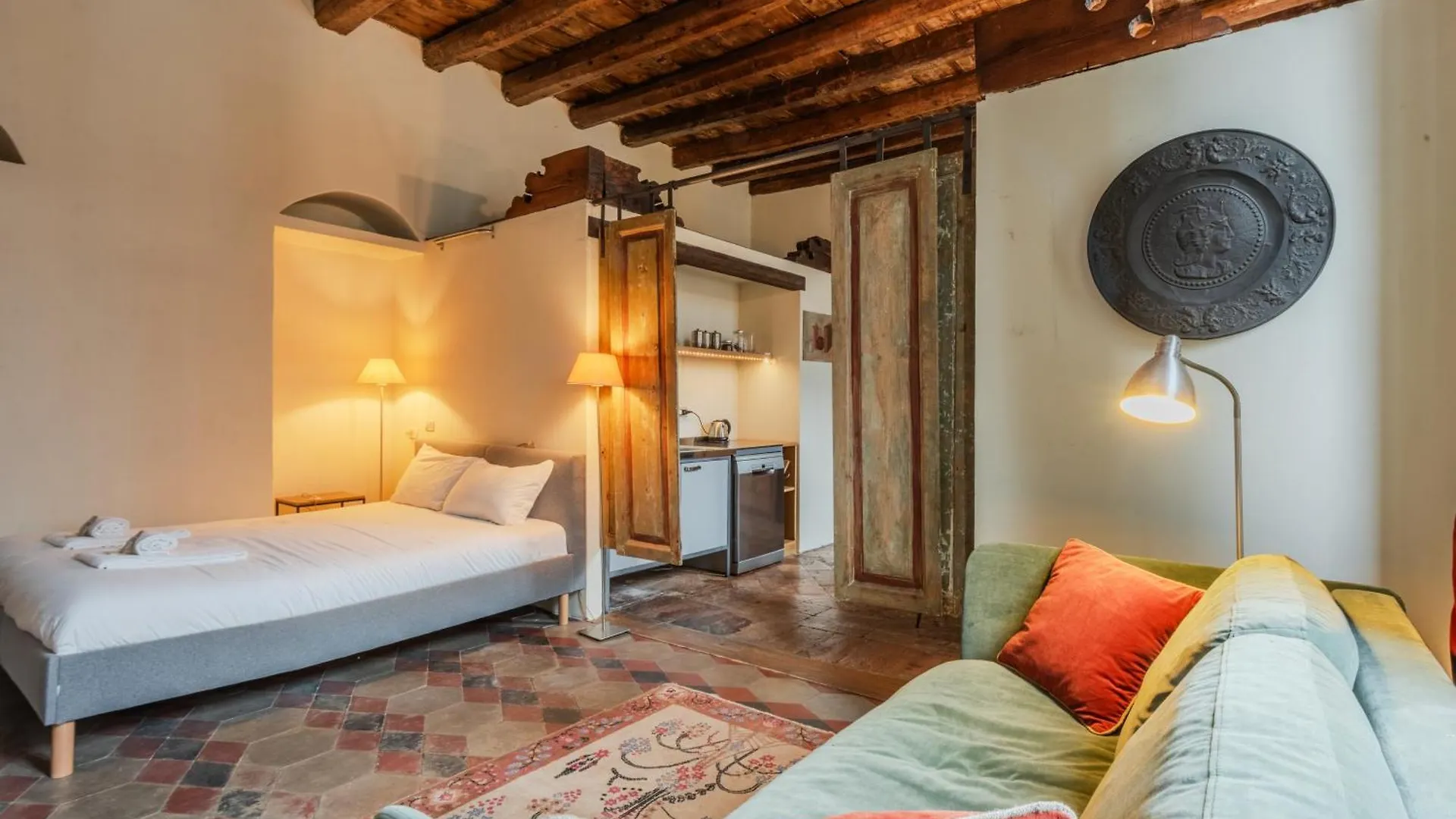 Porta Garibaldi Antique Charm Apartment Milan