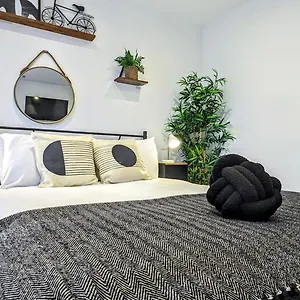 https://innit-townhouse.brighton-hotels-england.com