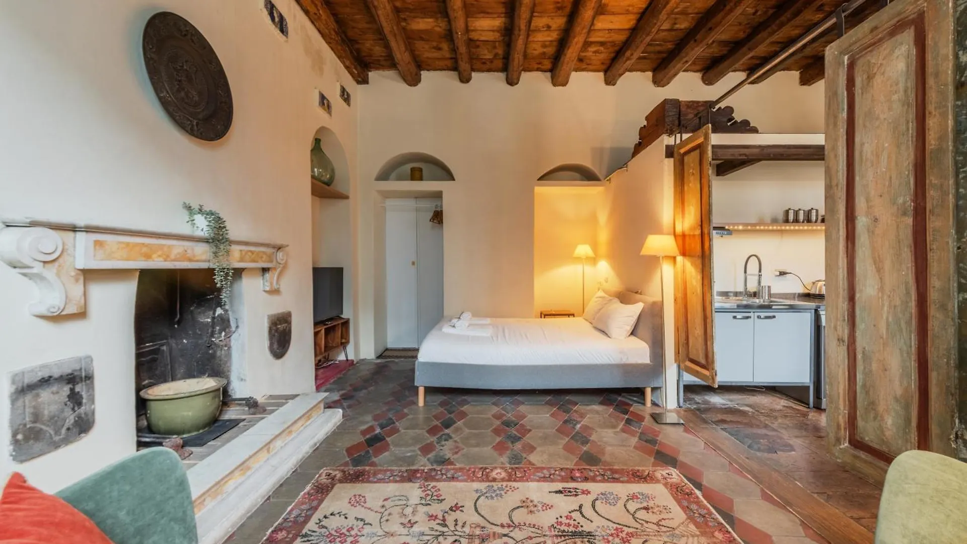 Porta Garibaldi Antique Charm Apartment Milan Italy