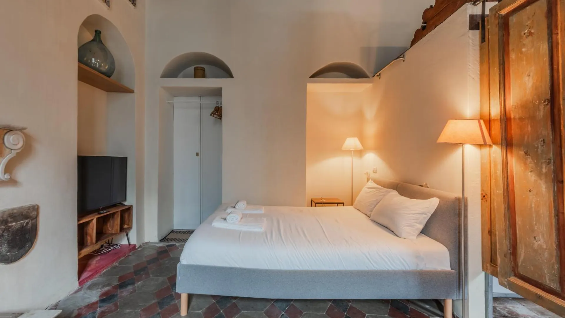 Porta Garibaldi Antique Charm Apartment Milan